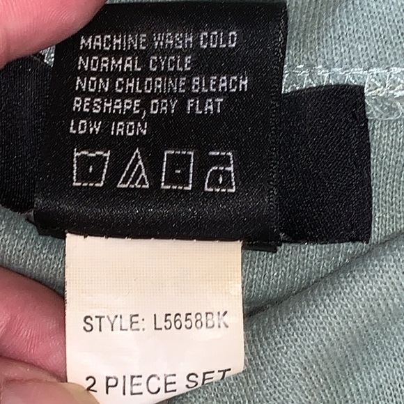 Lemmie for Nina Leonard 2 piece set: sweater and skirt, Size Small - Picture 6 of 14